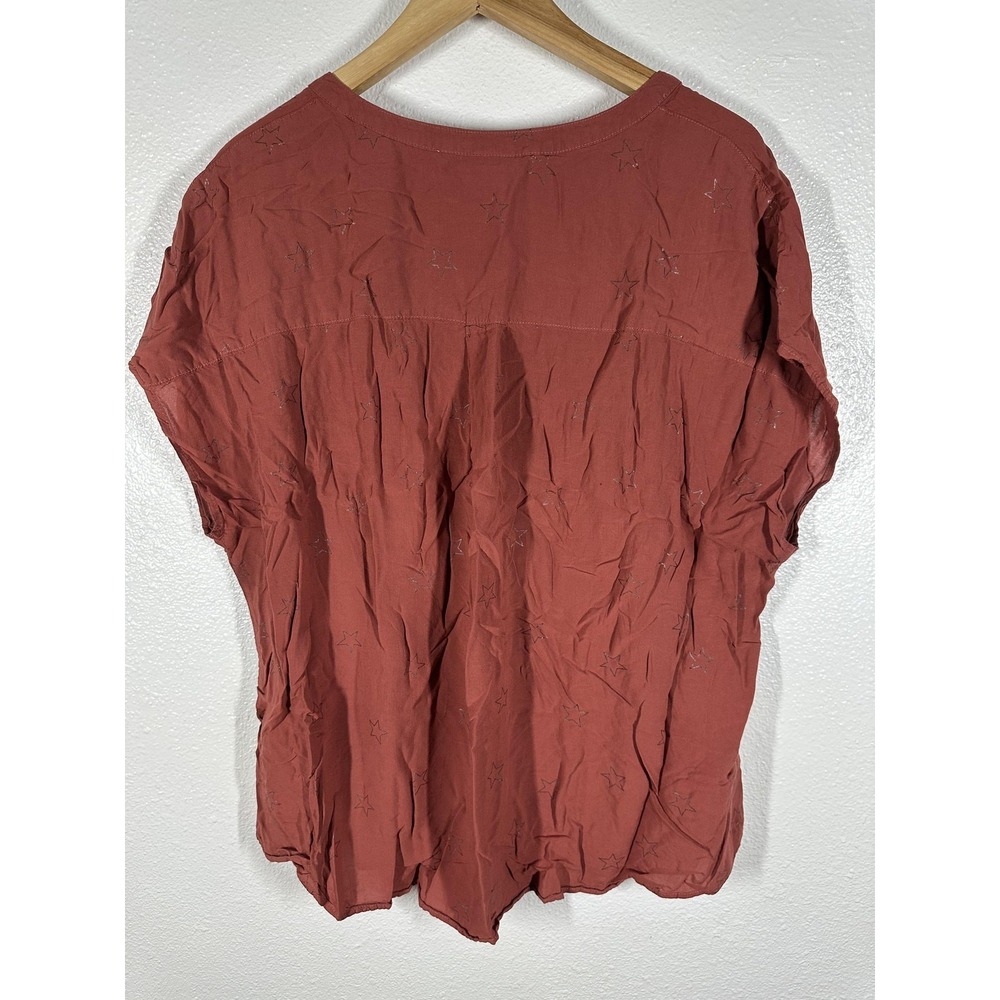 Torrid Shirt Womens 2 Rust Red Button Front‎ Star Embroidered Short Sleeve Top